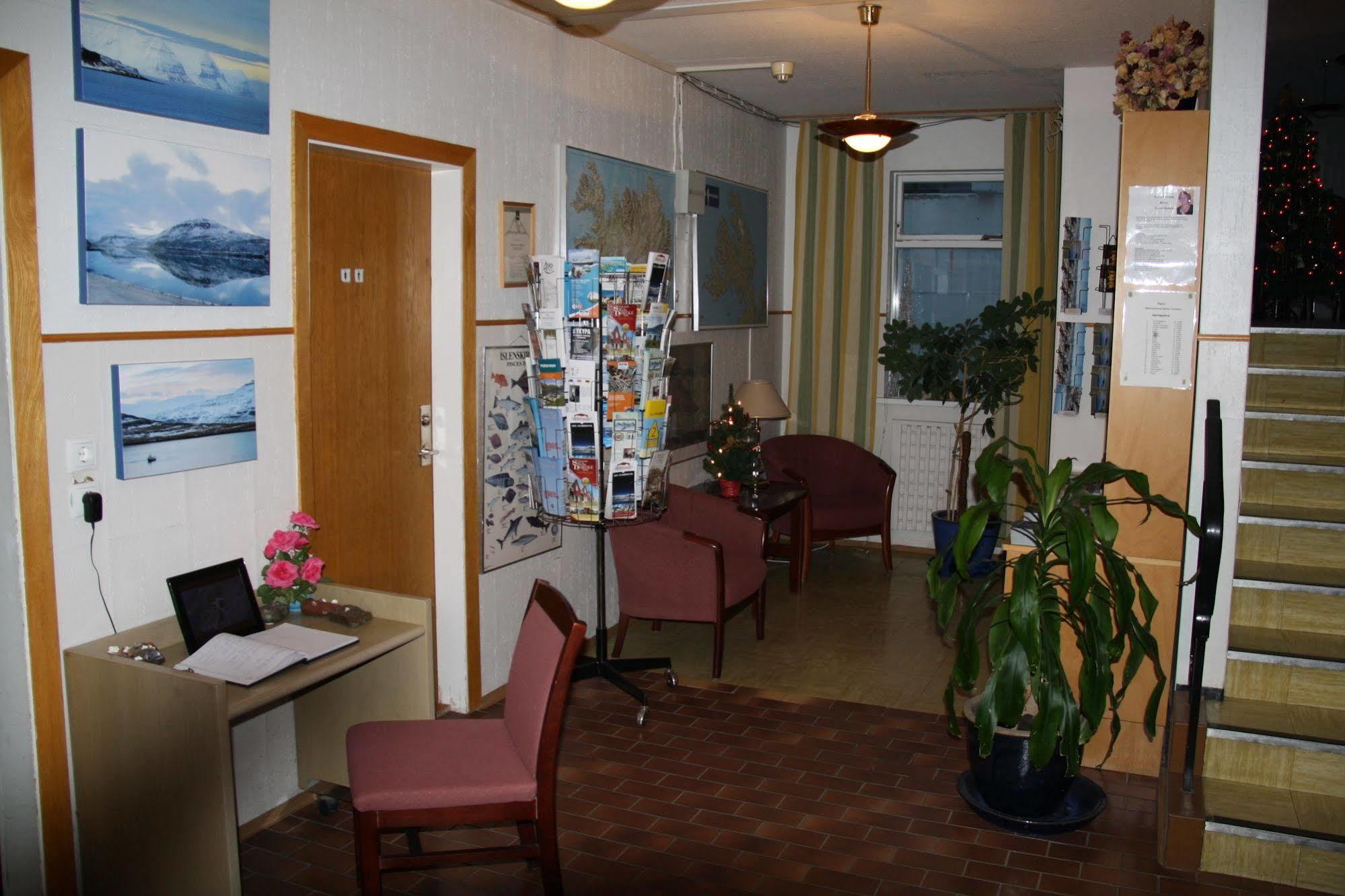 Reykjanes Hostel Exterior photo